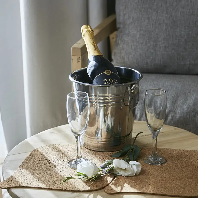 ROMANTIC GETAWAY